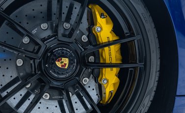 Porsche 911 Carrera GTS (992) 37