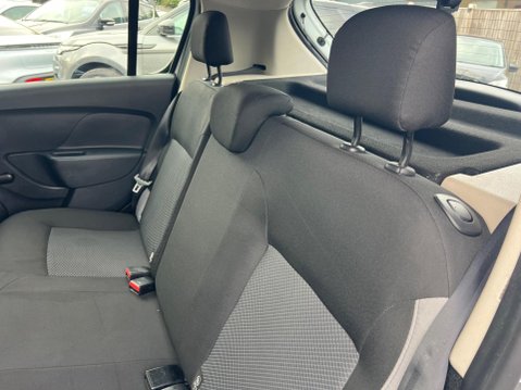Dacia Sandero 1.2 Ambiance Euro 5 5dr 29