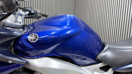 Yamaha FZ 2004 HIGH MILEAGE COMMUTER BIKE / PARTS BIKE 600CC 22