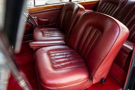 Bentley S2 Continental H.J. Mulliner 22