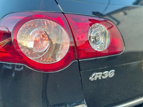 Volkswagen Passat 3.6 FSI V6 R36 DSG 4Motion Euro 5 5dr 35