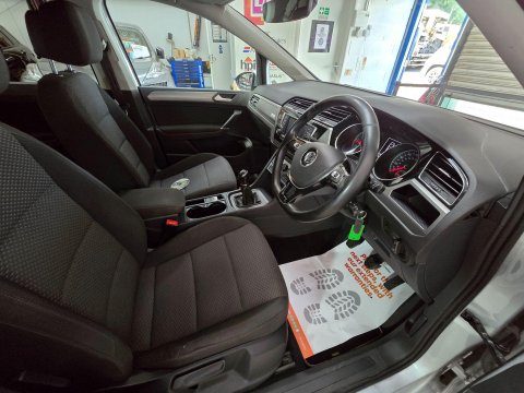 Volkswagen Touran 1.6 TDI BlueMotion Tech SE Euro 6 (s/s) 5dr 42