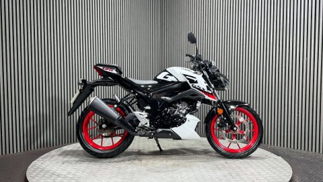 Suzuki GSX-S GSX 125 S 2024 ONLY 1K STUNNING 15BHP LEARNER 125CC SPORT 1