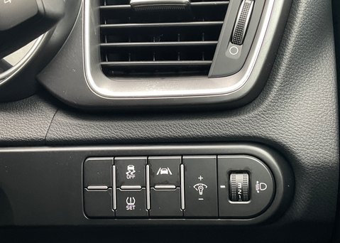 Kia Ceed 1.5T GDi ISG 2 23