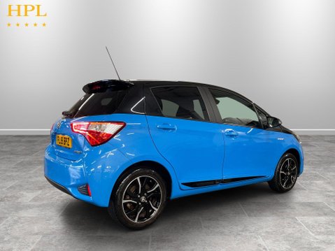 Toyota Yaris 1.5 VVT-h Cyan Bi-Tone Hatchback 5dr Petrol Hybrid E-CVT Euro 6 (s/s) (100 7