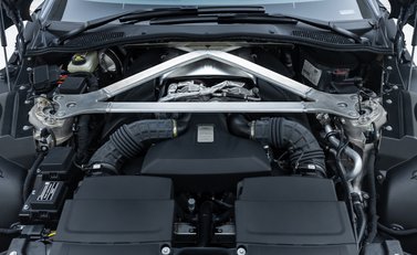 Aston Martin V8 Vantage ROADSTER 39