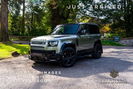 Land Rover Defender 90 V8. PLUMB BODYKIT. URBAN WHEELS. CARBON FIBRE INTERIOR. 1