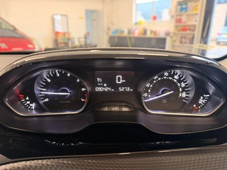 Peugeot 208 1.2 PureTech Allure Premium Euro 6 5dr 28