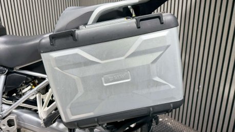 BMW R1200GS LC 2013 LOTS OF EXTRAS FULL LUGGAGE ONLY 36K SERVICED 25