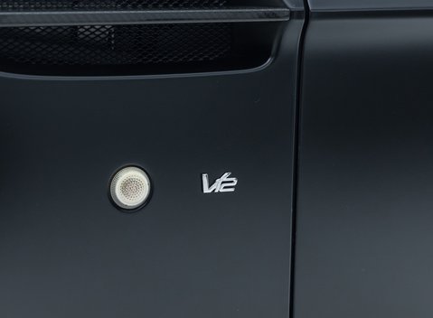 Aston Martin V12 Vantage S 40