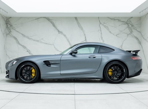 Mercedes-Benz AMG GT R Premium 2