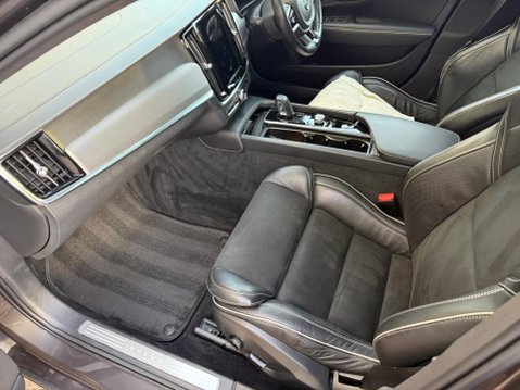 Volvo V90 2.0 B5 MHEV R-Design Auto Euro 6 (s/s) 5dr 65