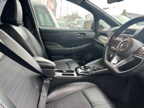 Nissan LEAF N-CONNECTA 8