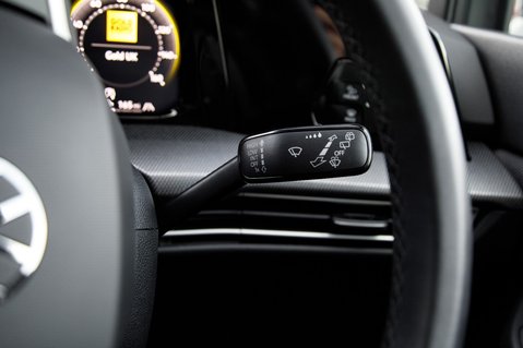 Volkswagen Golf BLACK EDITION TSI 14