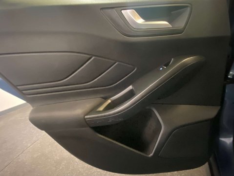 Ford Focus 1.0 Focus Titanium 5dr 31