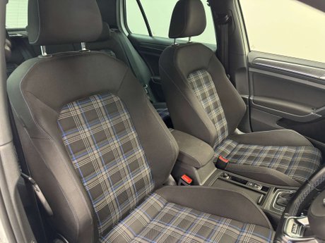 Volkswagen Golf 1.4 Golf GTE Advance Semi-Auto 5dr 38