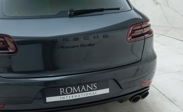 Porsche Macan TURBO 32