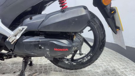 Honda Vision NSC 50 R 2014 17K RUNNING PROJECT SCOOTER 50CC SPARES OR REPAIR 21