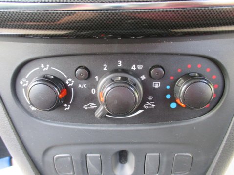 Dacia Sandero 1.0 SCe Ambiance Euro 6 5dr 21