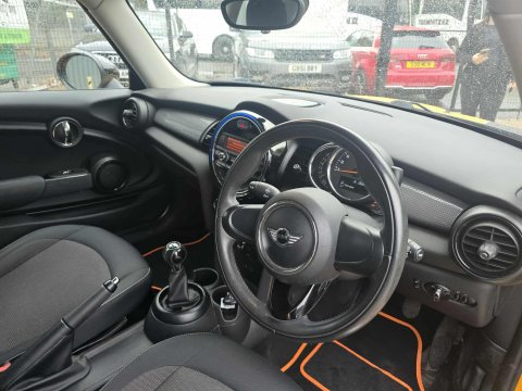 Mini Hatch COOPER 11