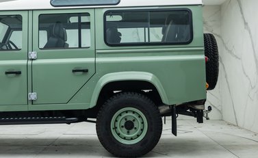 Land Rover Defender 110 HERITAGE 39