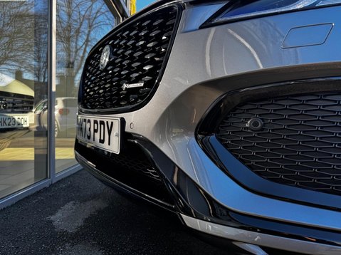 Jaguar F-Pace R-DYNAMIC HSE BLACK 44