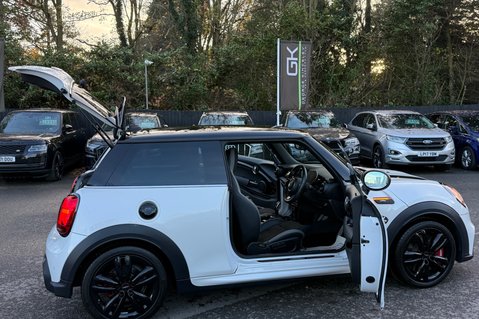 Mini Hatch JOHN COOPER WORKS - NANUQ WHITE - MINI SERVICE HISTORY 22