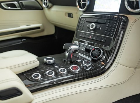 Mercedes-Benz SLS AMG 27