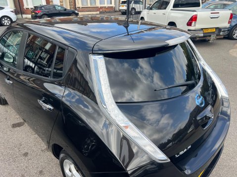 Nissan LEAF 30kWh Acenta Auto 5dr 17