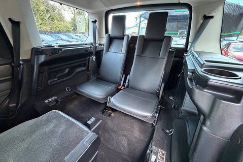 Land Rover Discovery SDV6 SE TECH - 11 SERVICES RECORDED INC CAMBELT CHANGE 45