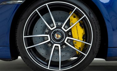 Porsche 911 (992) Turbo S 8