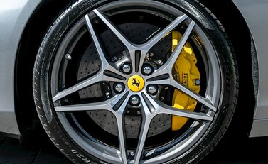 Ferrari California T 12