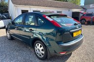 Ford Focus LX 16V.. CREAM UPHOLSTERY.. IDEAL FAMILY CAR.. NEW MOT 10