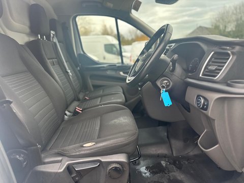 Ford Transit Custom 300 LIMITED P/V ECOBLUE 18