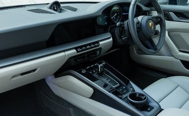 Porsche 911 Carrera S (992) 16