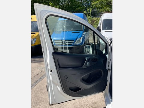 Peugeot Partner 1.6 eHDi 750 SE Panel Van 4dr Diesel Manual L2 (s/s) (134 g/km, 90 bhp) 32