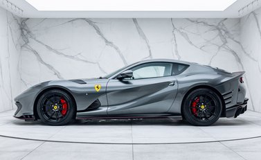 Ferrari 812 Competizione 2
