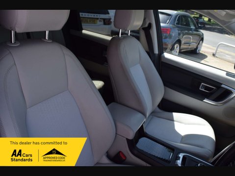 Land Rover Discovery Sport 2.0 Discovery Sport SE Tech TD4 Auto 4WD 5dr 42