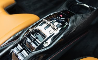 Ferrari SF90 Spider 25