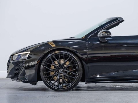 Audi R8 5.2 FSI V10 Spyder 2dr Petrol S Tronic quattro Euro 6 (s/s) (570 ps) 30