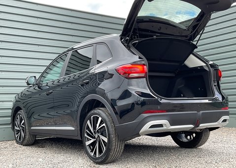 MG ZS 1.5 HYBRID+ TROPHY 10