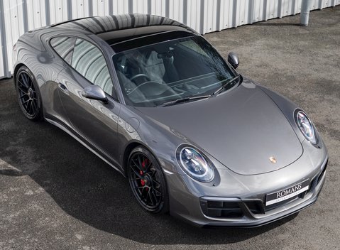 Porsche 911 Carrera GTS (991.2) 8