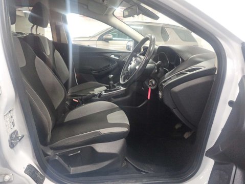 Ford Focus 1.6 Focus Zetec 105 5dr 11