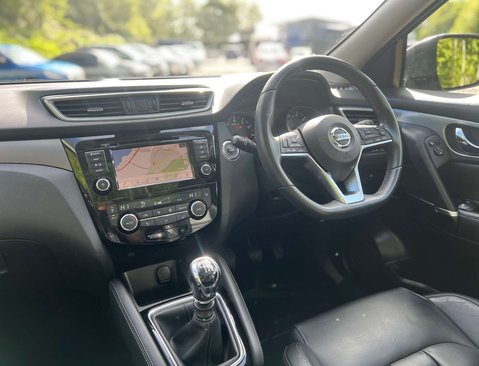 Nissan Qashqai 1.3 Qashqai N-Motion DiG-T 5dr 16