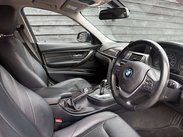 BMW 3 Series 2.0 320d Luxury Auto 4dr 44
