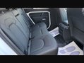 Land Rover Defender X-DYNAMIC SE 13