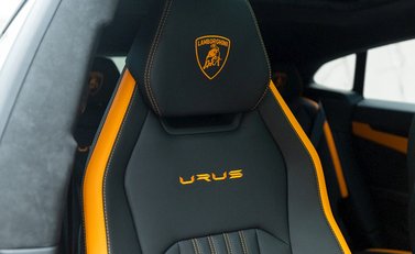 Lamborghini Urus S 10