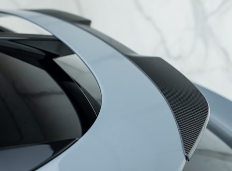 Aston Martin DBX 707 34