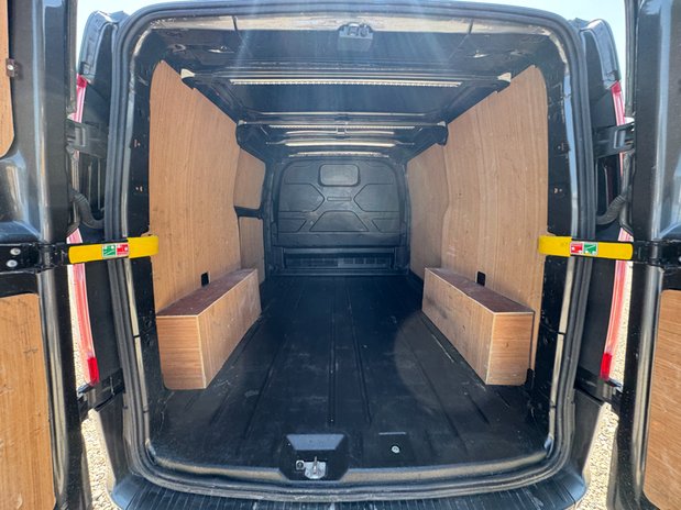 Ford Transit Custom SWB L1H1 Low Roof Limited 280 Air Con Alloys Sensors 9