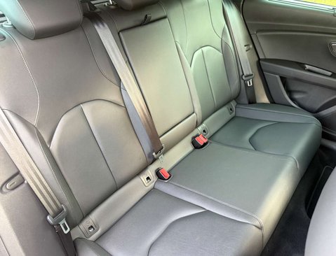 SEAT Leon 2.0 Leon Xcellence Luxury TSi Semi-Auto 5dr 38